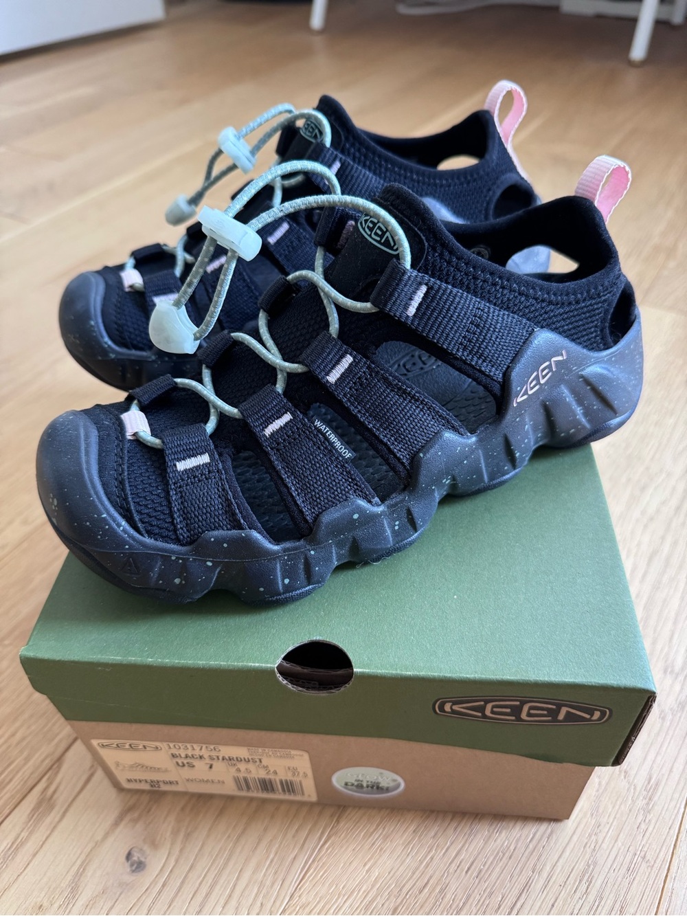 KEEN Hyperport H2 Water Shoes Sandals in Black Stardust
